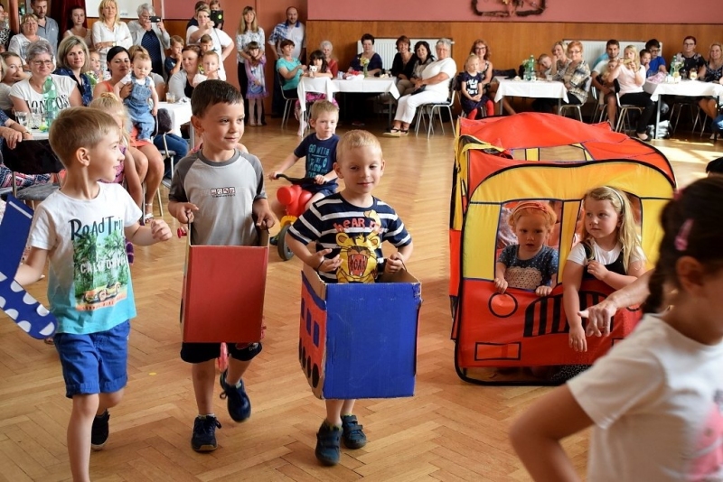 V kulturním domě vystoupily ke Dni matek místní děti