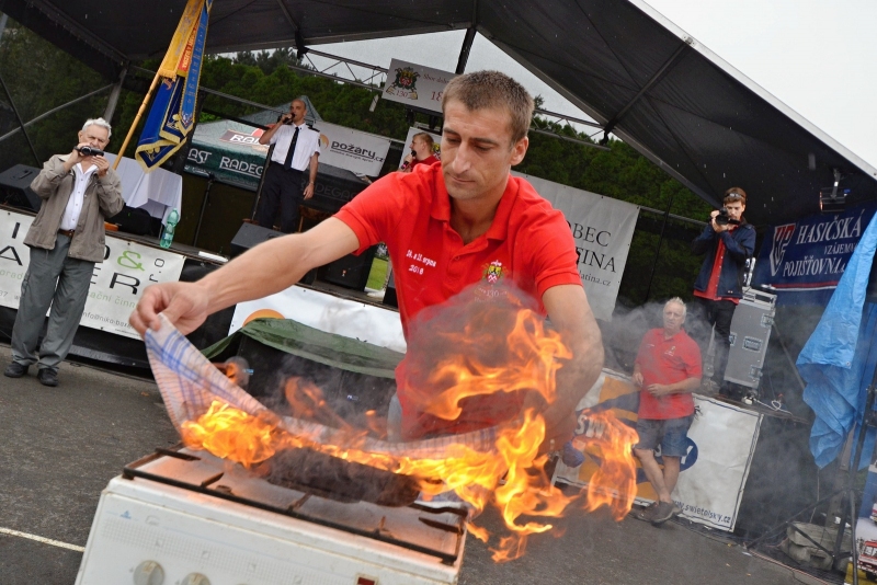 Hasiči oslavili 130 let od založení, setkání jednotek při cvičení doplnilo slavnostní odpoledne