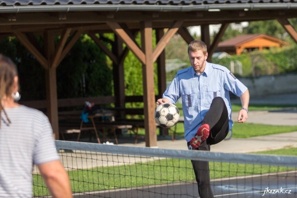 Tradičního nohejbalového turnaje O putovní pohár starosty obce Slatina se zúčastnila čtyři družstva