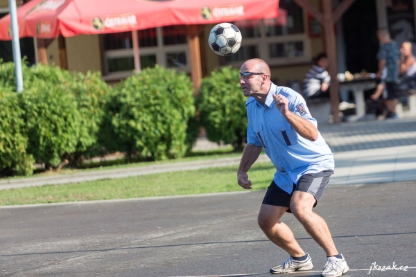 Tradičního nohejbalového turnaje O putovní pohár starosty obce Slatina se zúčastnila čtyři družstva