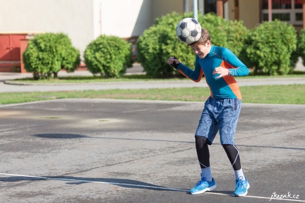 Tradičního nohejbalového turnaje O putovní pohár starosty obce Slatina se zúčastnila čtyři družstva