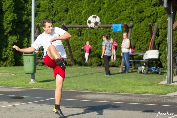 Tradičního nohejbalového turnaje O putovní pohár starosty obce Slatina se zúčastnila čtyři družstva