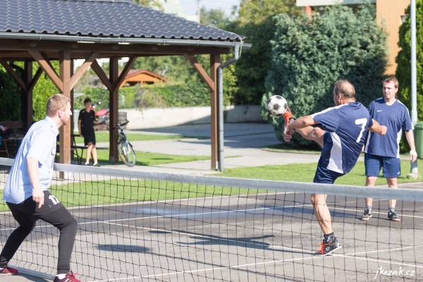 Tradičního nohejbalového turnaje O putovní pohár starosty obce Slatina se zúčastnila čtyři družstva