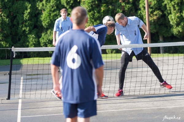 Tradičního nohejbalového turnaje O putovní pohár starosty obce Slatina se zúčastnila čtyři družstva