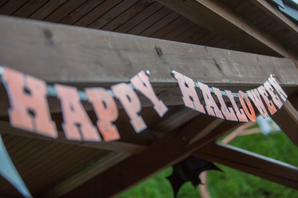 Slatinské děti slavily Halloween, dlabání dýní doprovodily soutěže a lampiónový průvod