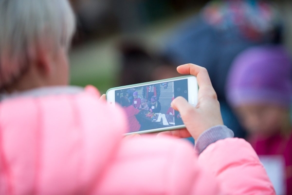 Slatinské děti slavily Halloween, dlabání dýní doprovodily soutěže a lampiónový průvod