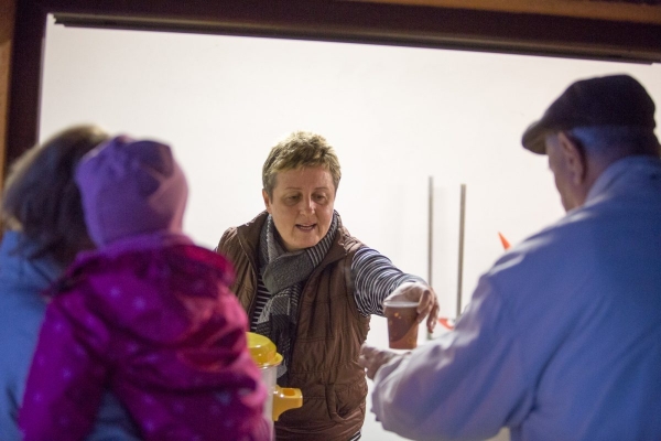 Slatinské děti slavily Halloween, dlabání dýní doprovodily soutěže a lampiónový průvod