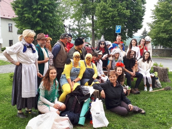 Cesta pohádkovým lesem přilákala více než sto dětí