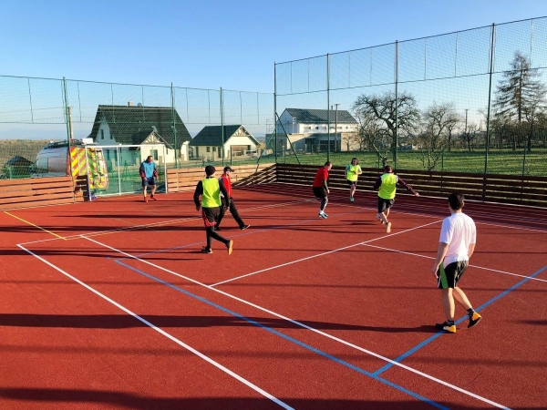 Multifunkční hřiště za tělocvičnou je v provozu, spustili jsme rezervační systém