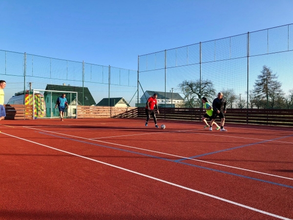 Multifunkční hřiště za tělocvičnou je v provozu, spustili jsme rezervační systém