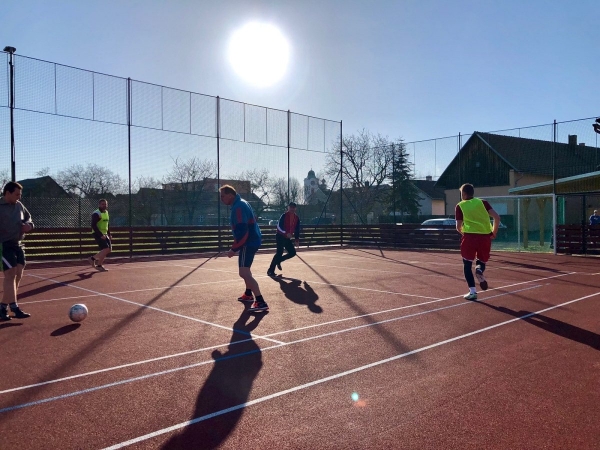 Multifunkční hřiště za tělocvičnou je v provozu, spustili jsme rezervační systém