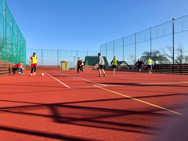 Multifunkční hřiště za tělocvičnou je v provozu, spustili jsme rezervační systém