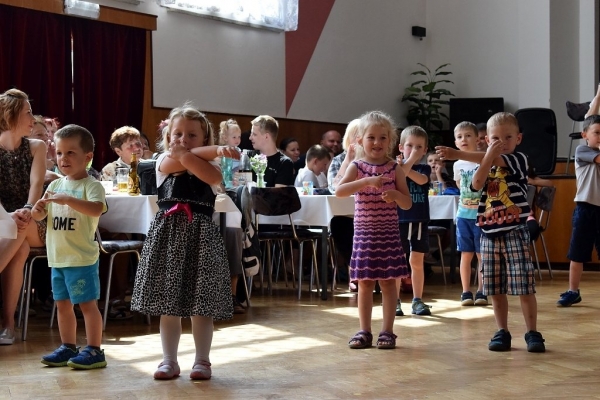 V kulturním domě vystoupily ke Dni matek místní děti