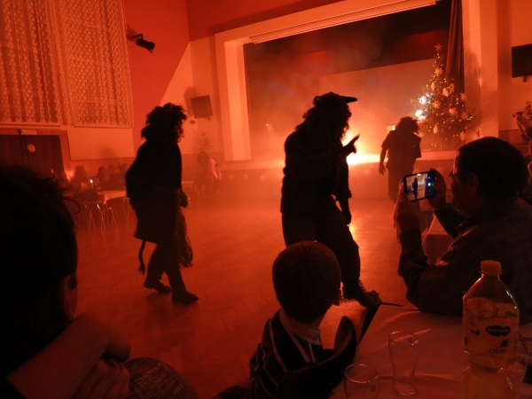 Pro nadílku od Mikuláše si do kulturního domu přišlo šedesát dětí